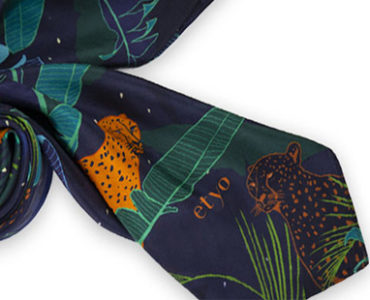 On craque pour le foulard imprimé jungle